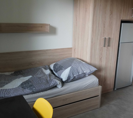 3-bed room